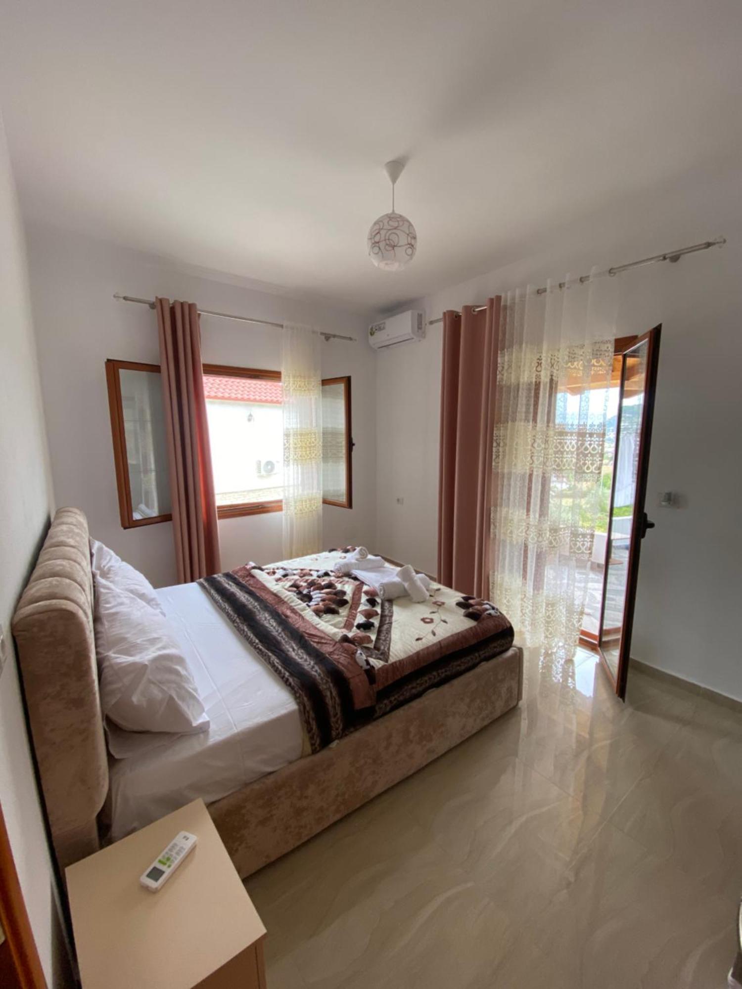 Villa Romario Berat Esterno foto